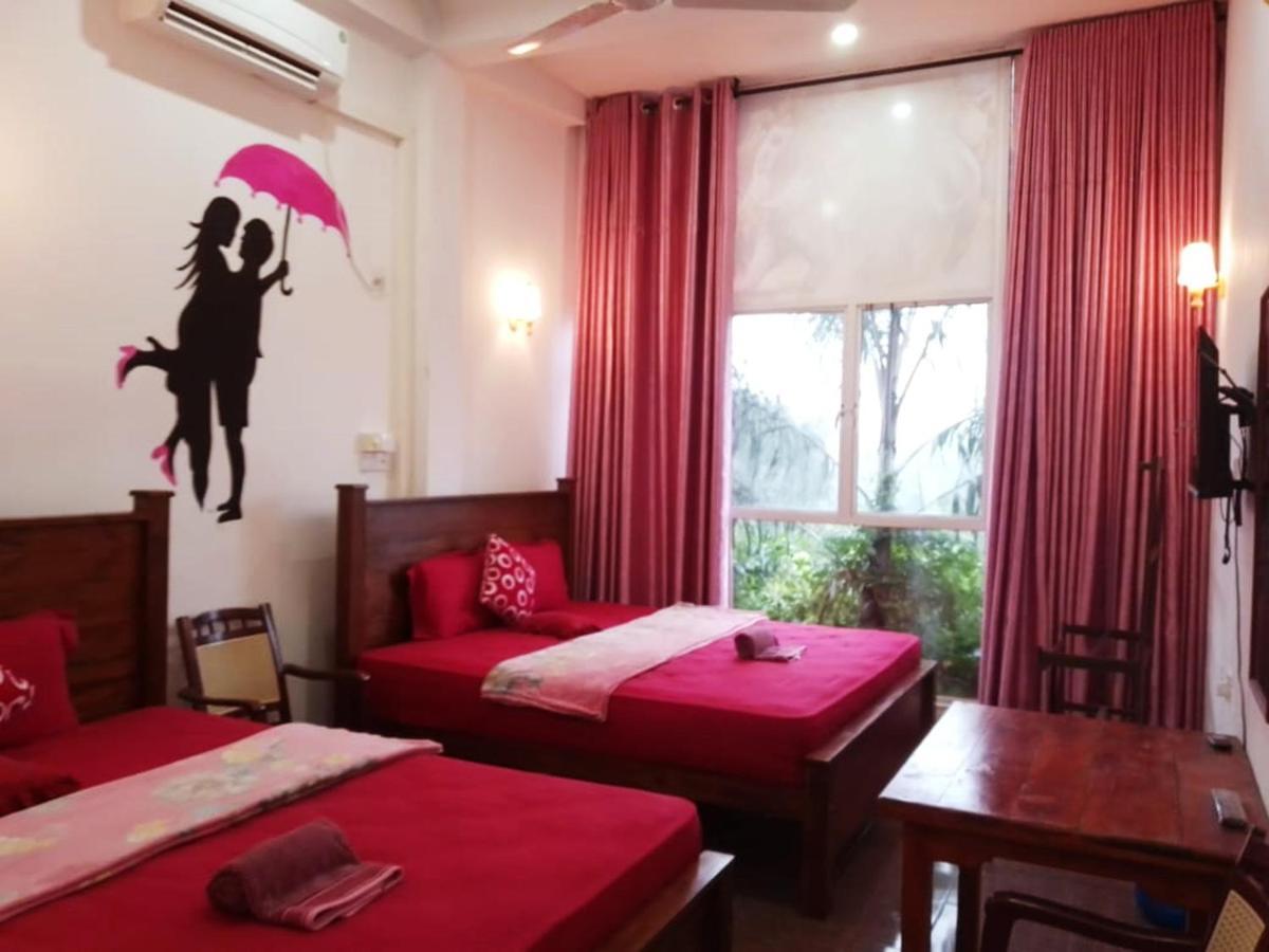 Delight Reich Hotel Peradeniya Zewnętrze zdjęcie