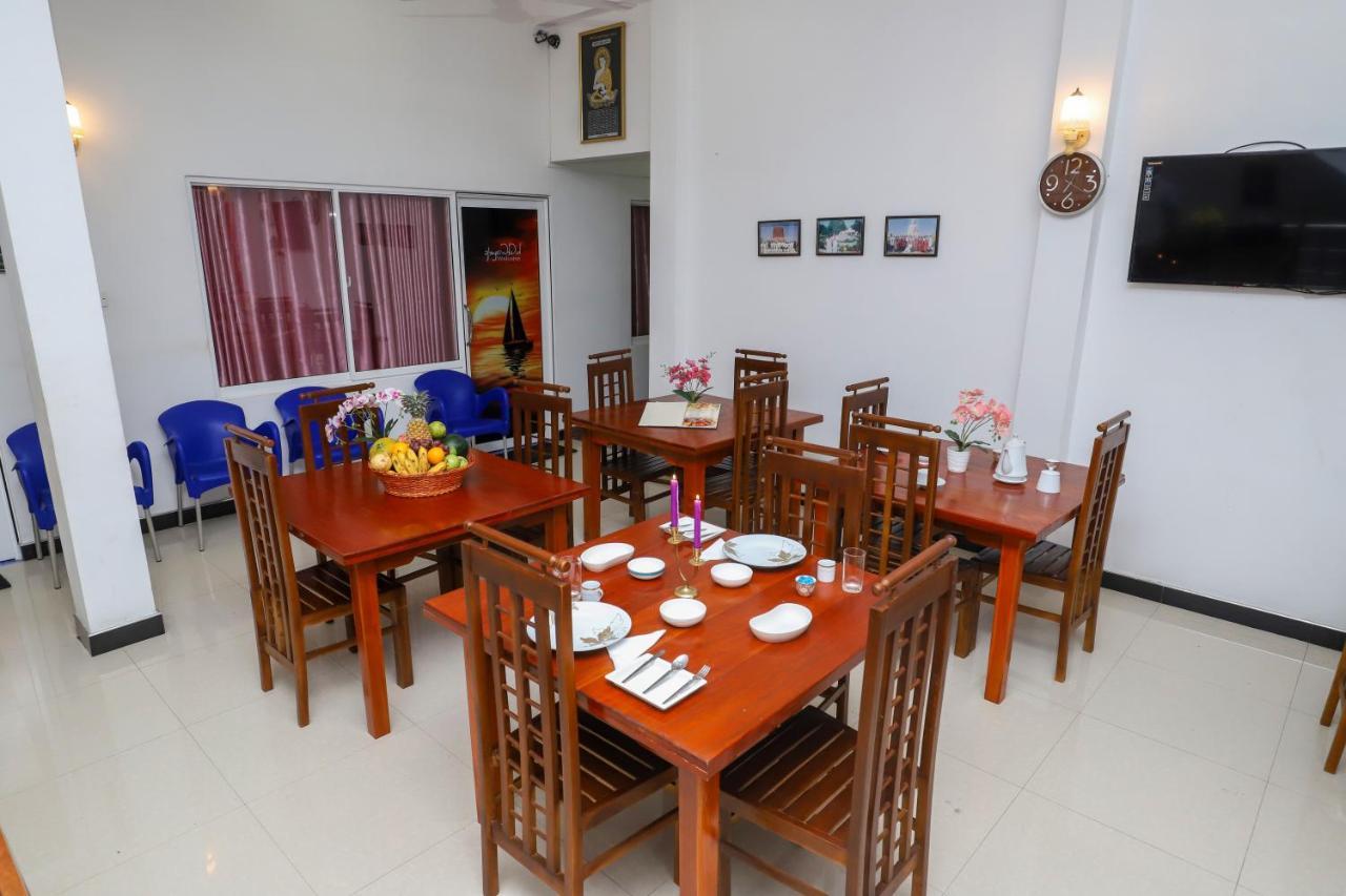 Delight Reich Hotel Peradeniya Zewnętrze zdjęcie